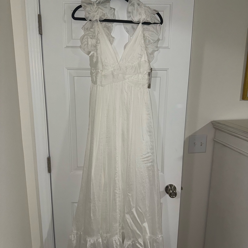 Lizard Thicket White Ruffled Maxi Dress